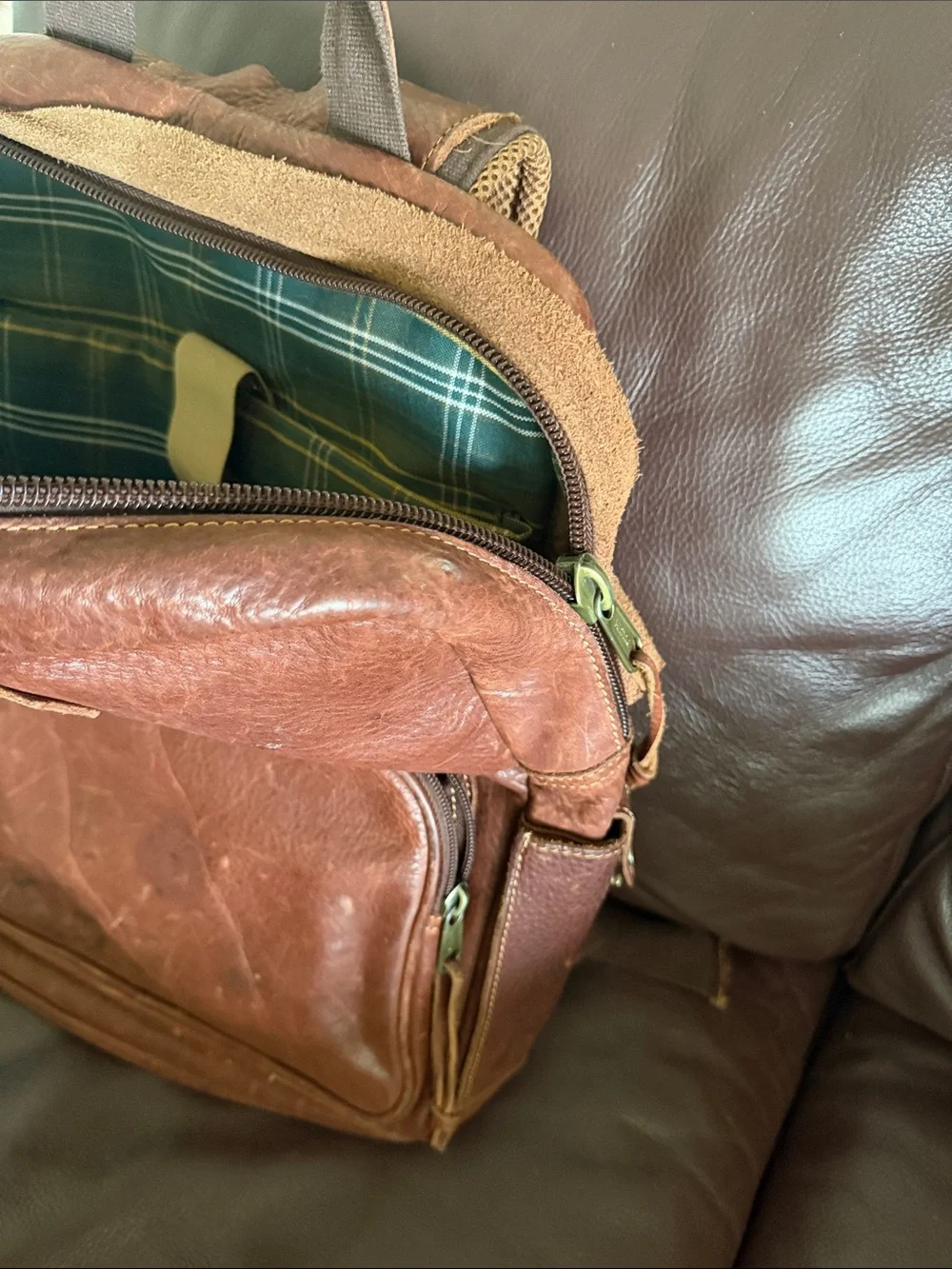 Duluth Trading Co Chestnut Brown Full-Grain Leather Backpack